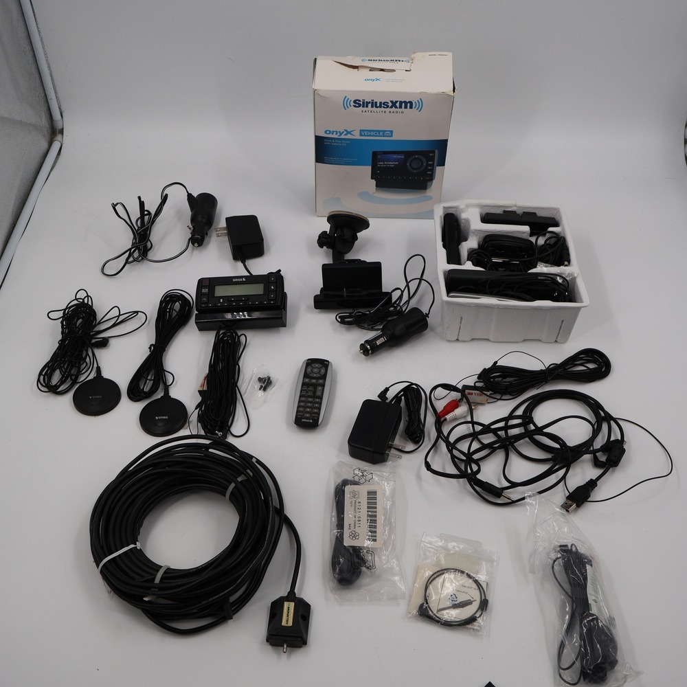 SiriusXM Onyx‎ Satellite Radio Receiver Vehicle and Kime Kit Black Bundle Pack